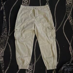Woman's Cream Cargo Pants